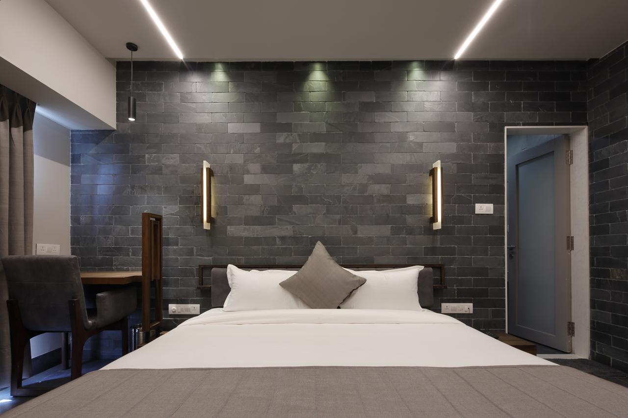 Hotel Carrefour Ahmedabad Exterior photo