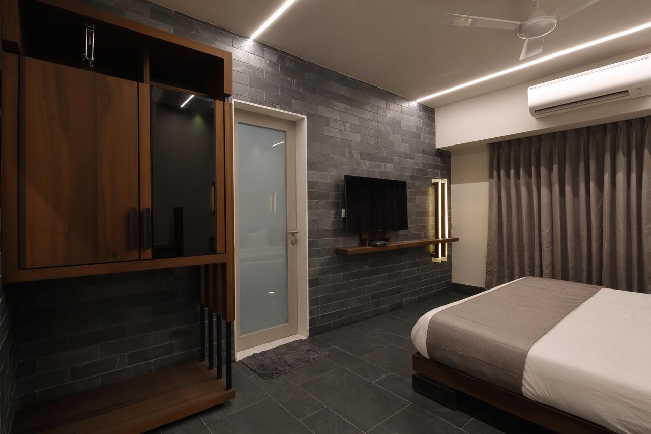 Hotel Carrefour Ahmedabad Exterior photo