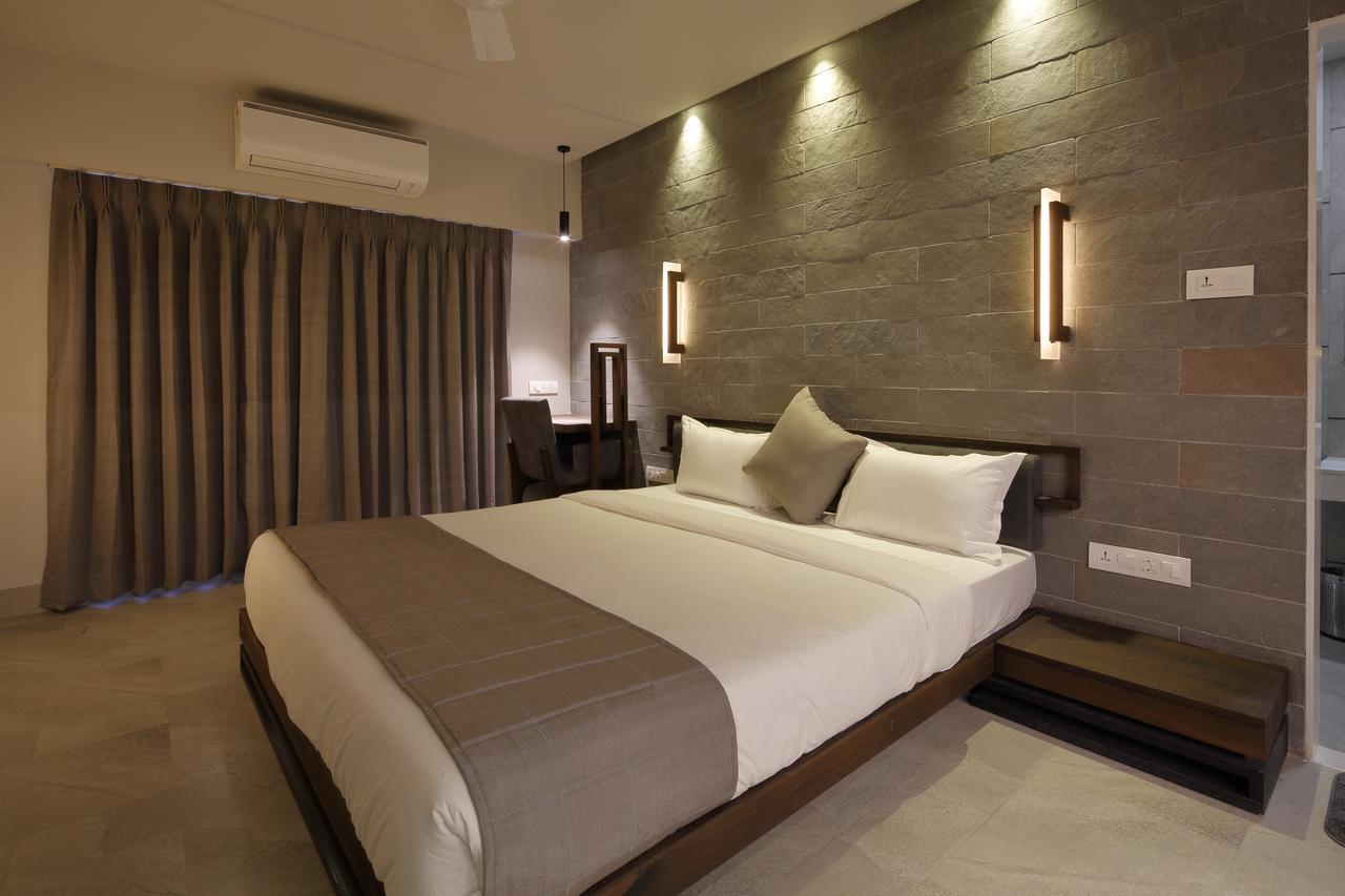 Hotel Carrefour Ahmedabad Exterior photo