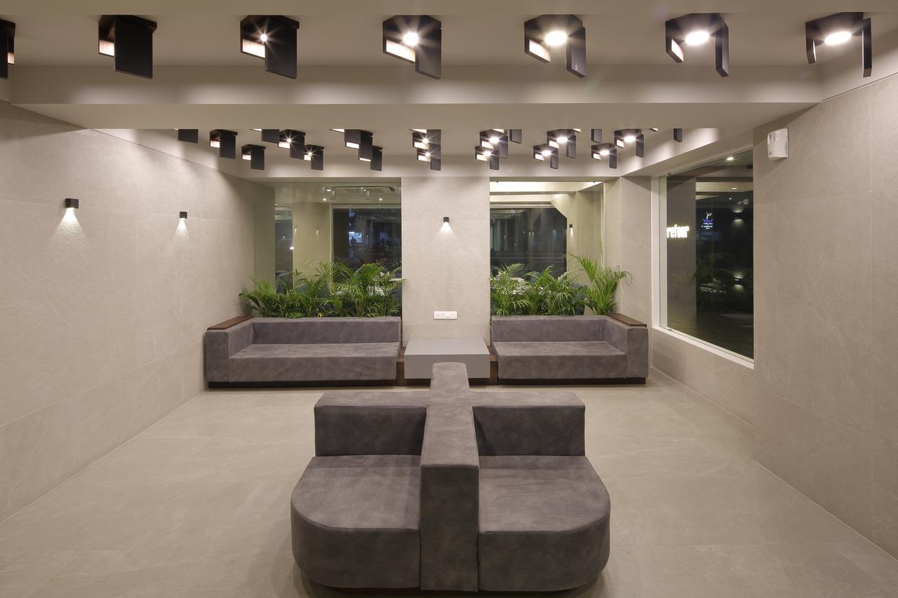 Hotel Carrefour Ahmedabad Exterior photo